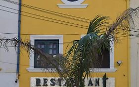 Maison Jaune Chambre Bibi